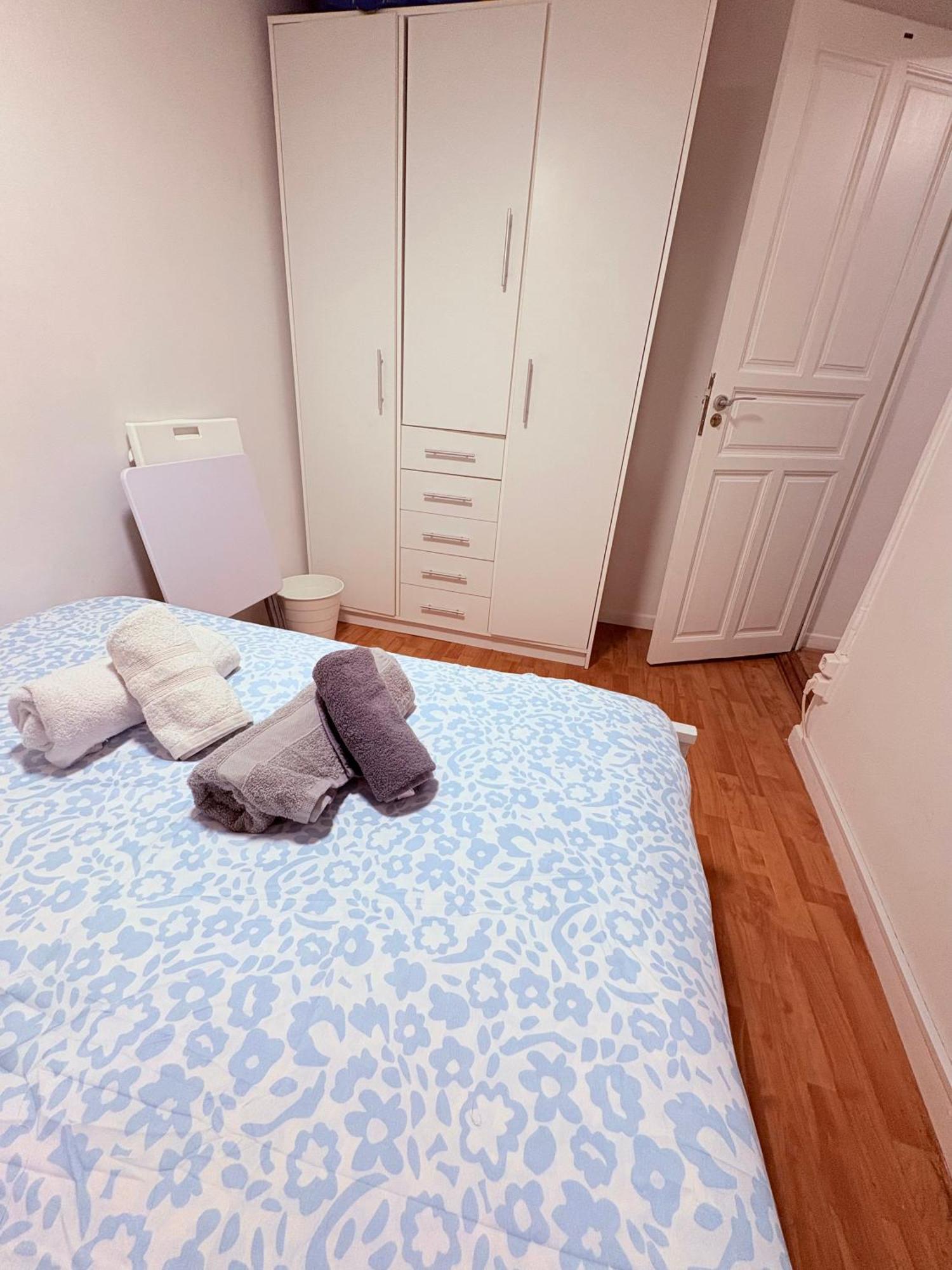 Stunning Flat For 6 People 3 Blocks From The Beach Plus Welcome Breakfast バルセロナ エクステリア 写真