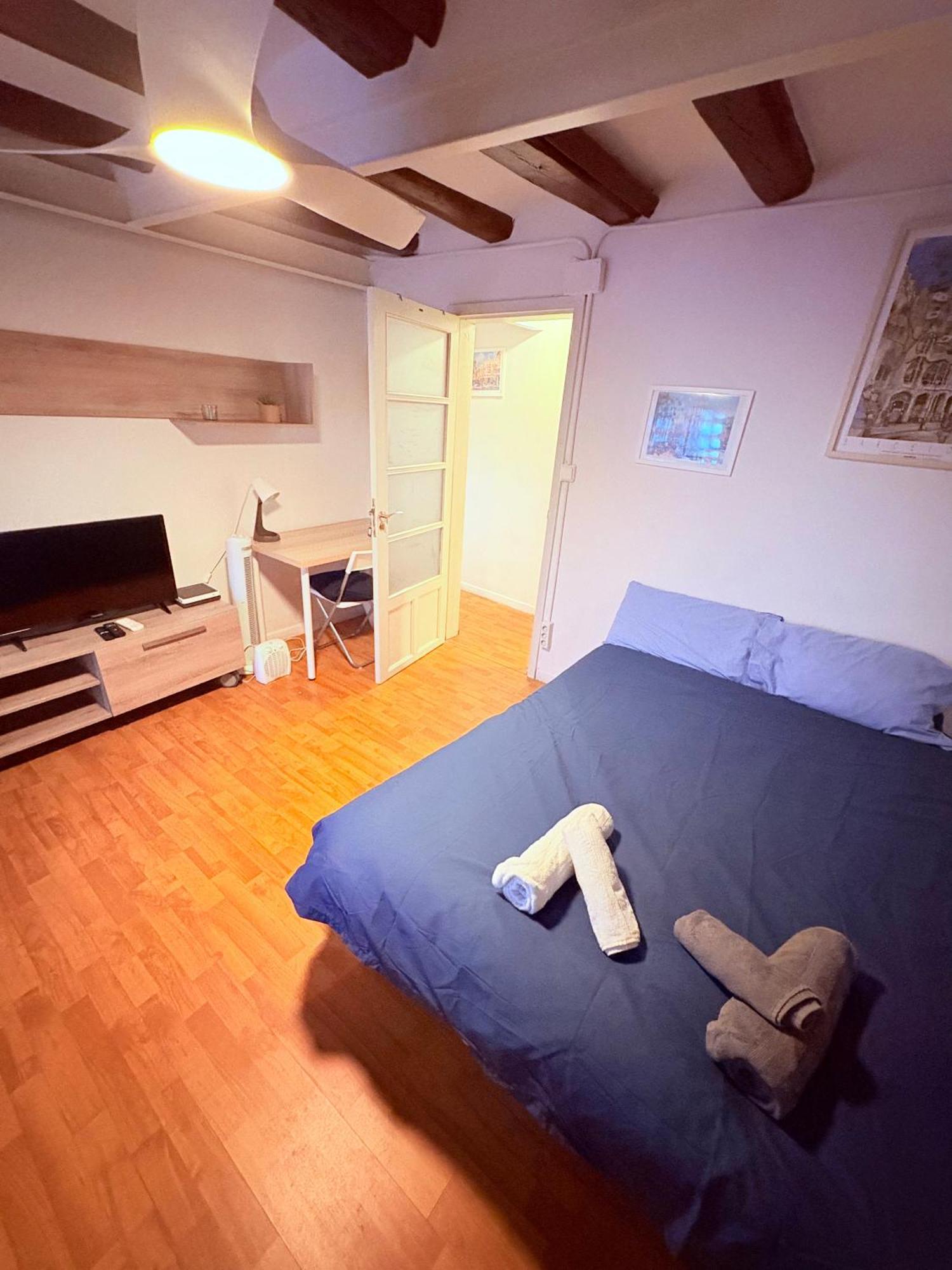 Stunning Flat For 6 People 3 Blocks From The Beach Plus Welcome Breakfast バルセロナ エクステリア 写真