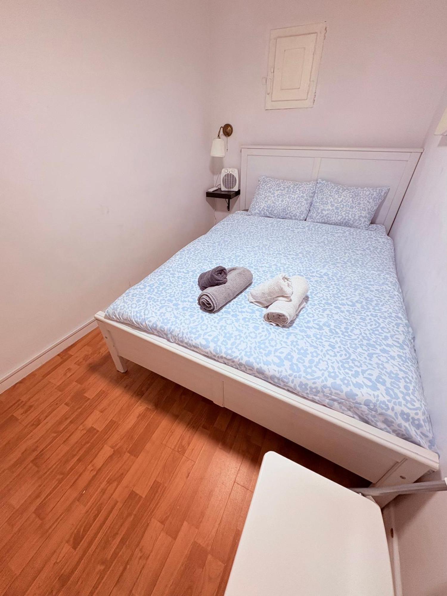 Stunning Flat For 6 People 3 Blocks From The Beach Plus Welcome Breakfast バルセロナ エクステリア 写真