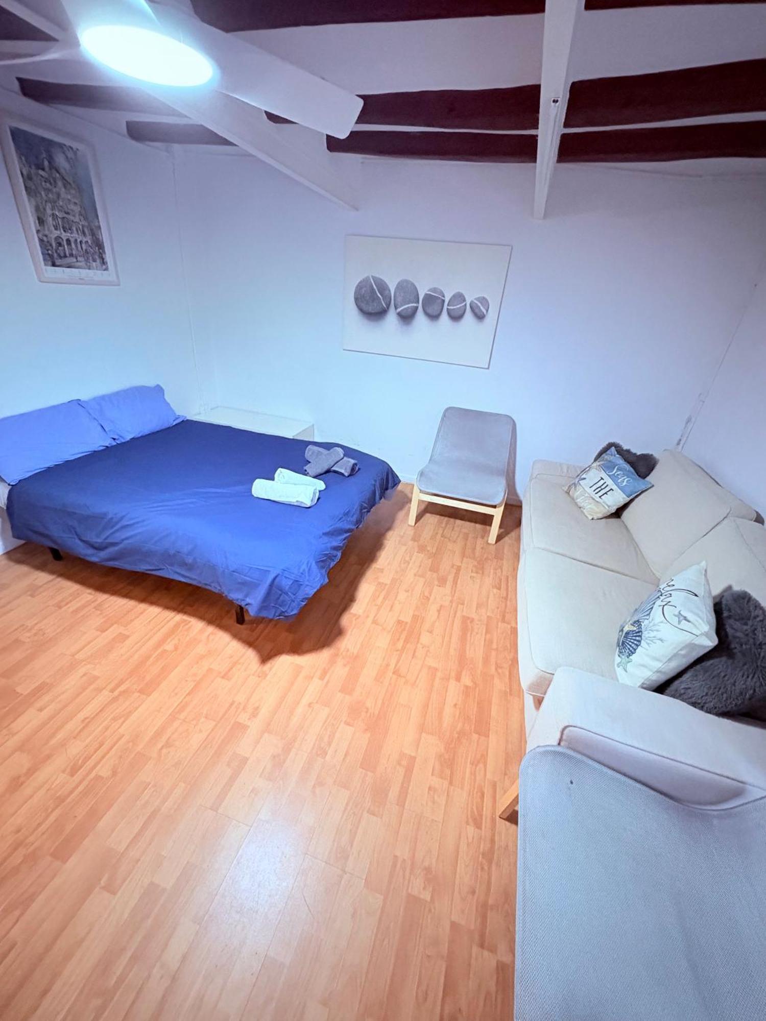 Stunning Flat For 6 People 3 Blocks From The Beach Plus Welcome Breakfast バルセロナ エクステリア 写真