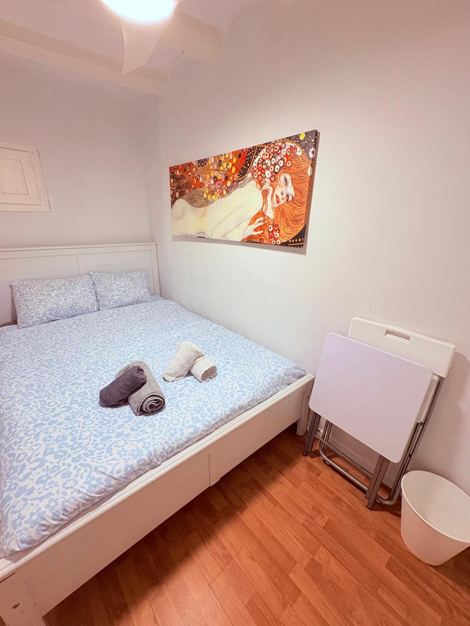 Stunning Flat For 6 People 3 Blocks From The Beach Plus Welcome Breakfast バルセロナ エクステリア 写真