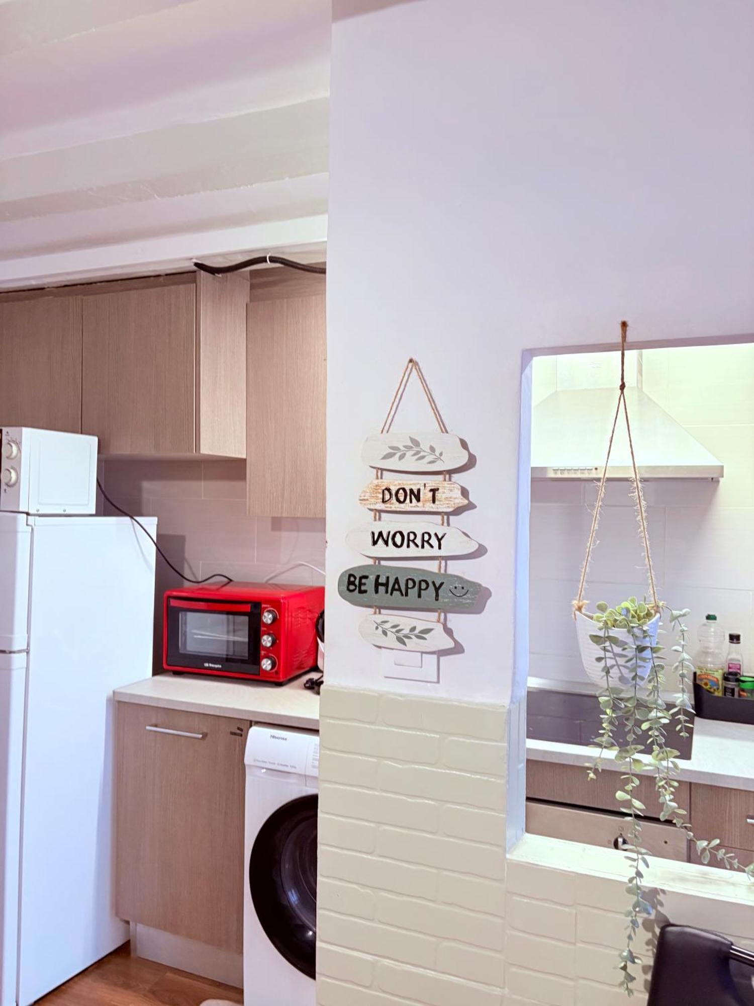 Stunning Flat For 6 People 3 Blocks From The Beach Plus Welcome Breakfast バルセロナ エクステリア 写真