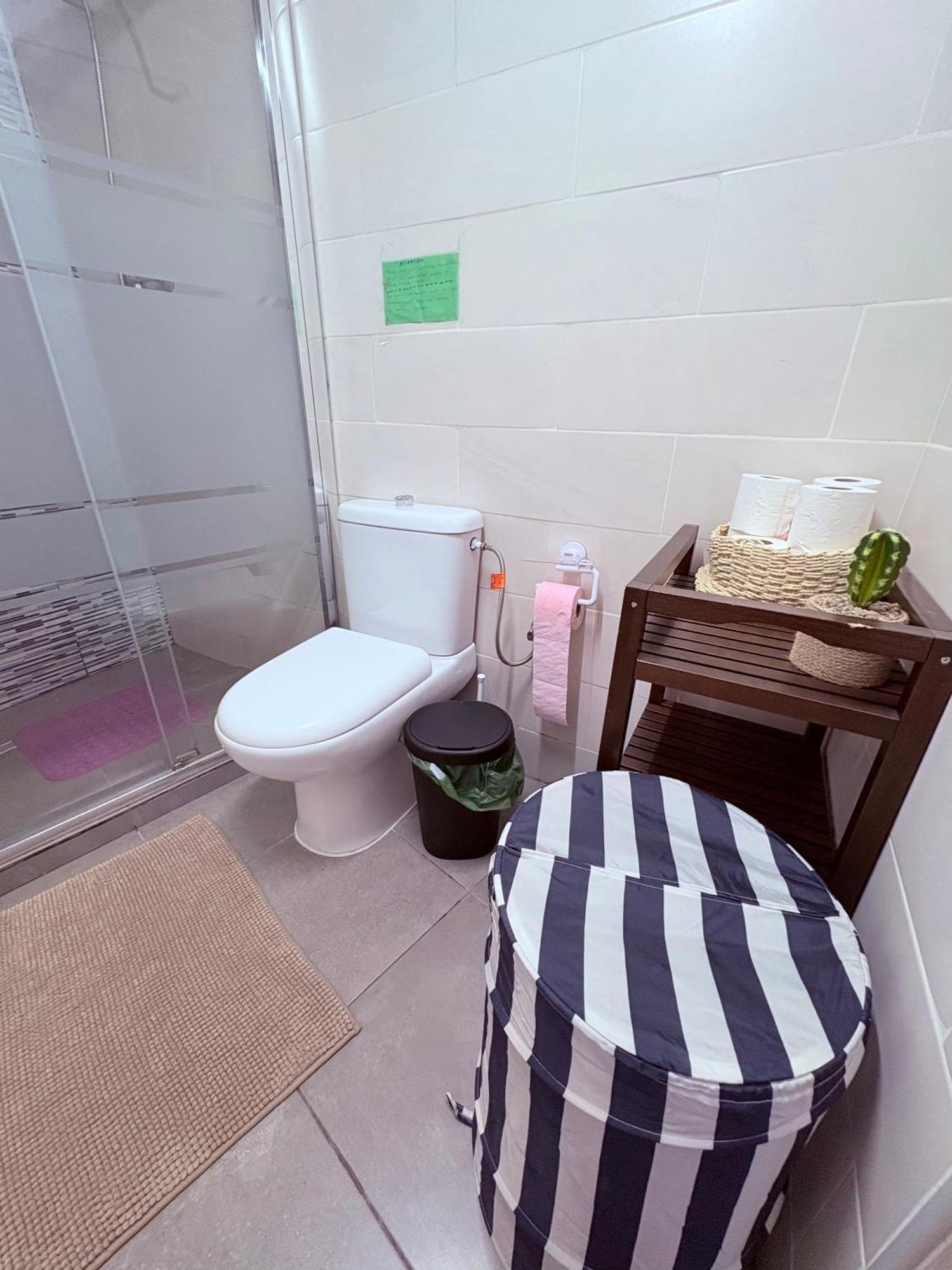 Stunning Flat For 6 People 3 Blocks From The Beach Plus Welcome Breakfast バルセロナ エクステリア 写真