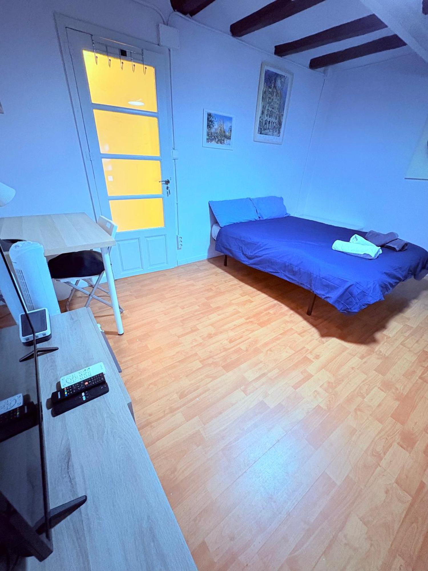 Stunning Flat For 6 People 3 Blocks From The Beach Plus Welcome Breakfast バルセロナ エクステリア 写真