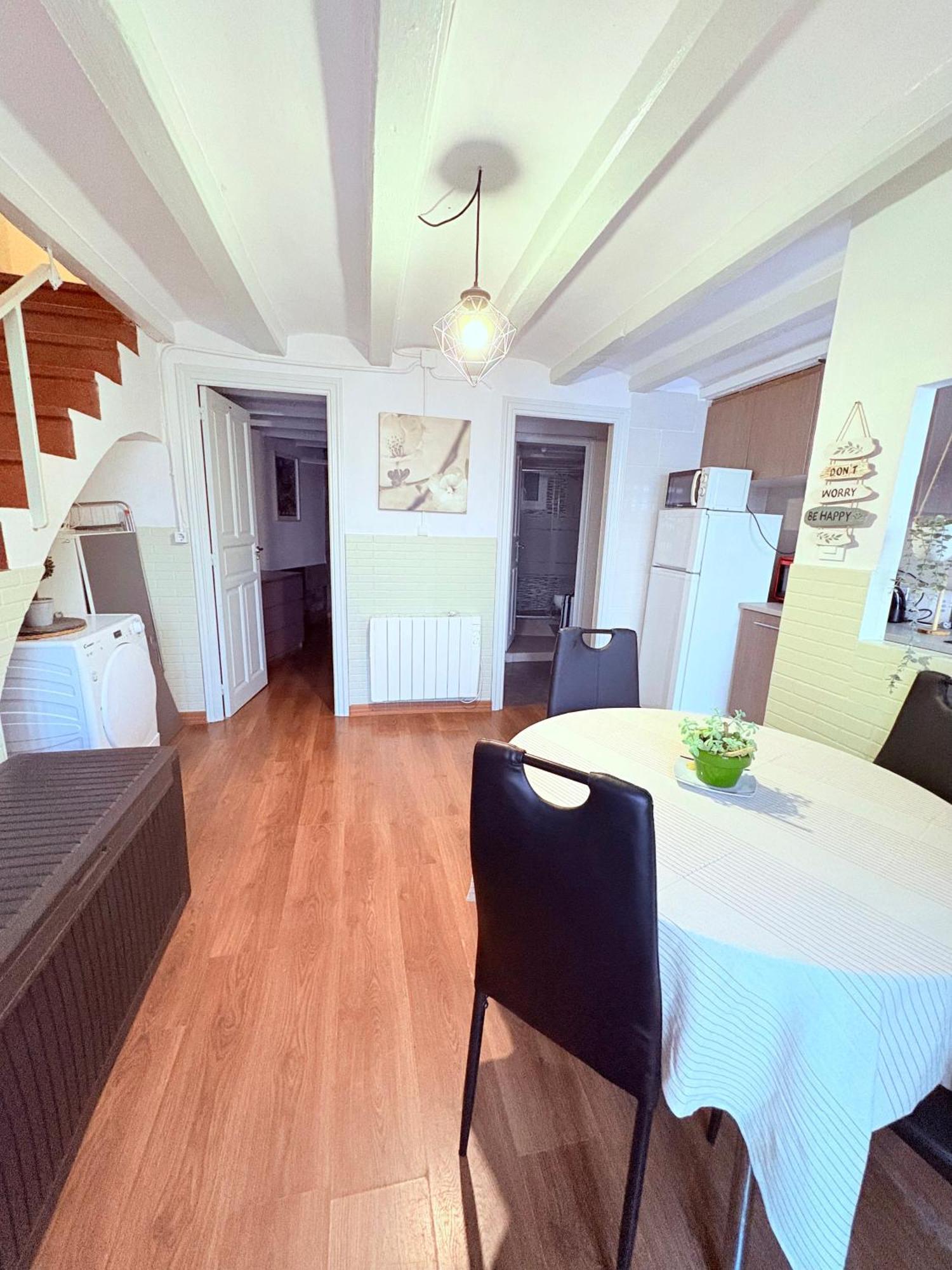 Stunning Flat For 6 People 3 Blocks From The Beach Plus Welcome Breakfast バルセロナ エクステリア 写真