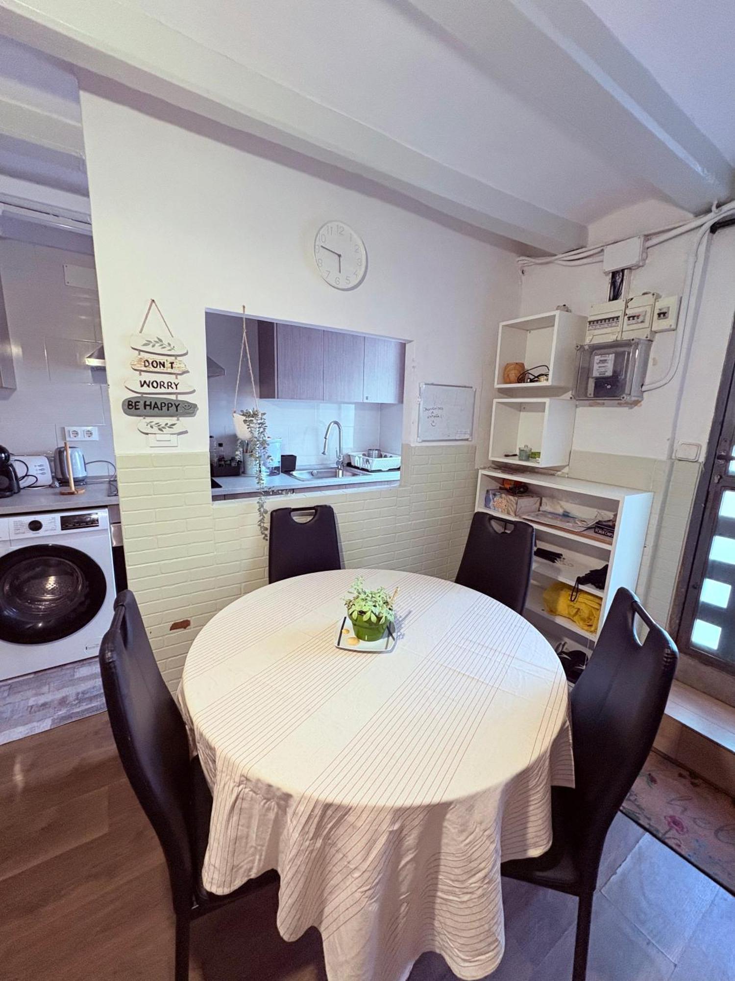 Stunning Flat For 6 People 3 Blocks From The Beach Plus Welcome Breakfast バルセロナ エクステリア 写真