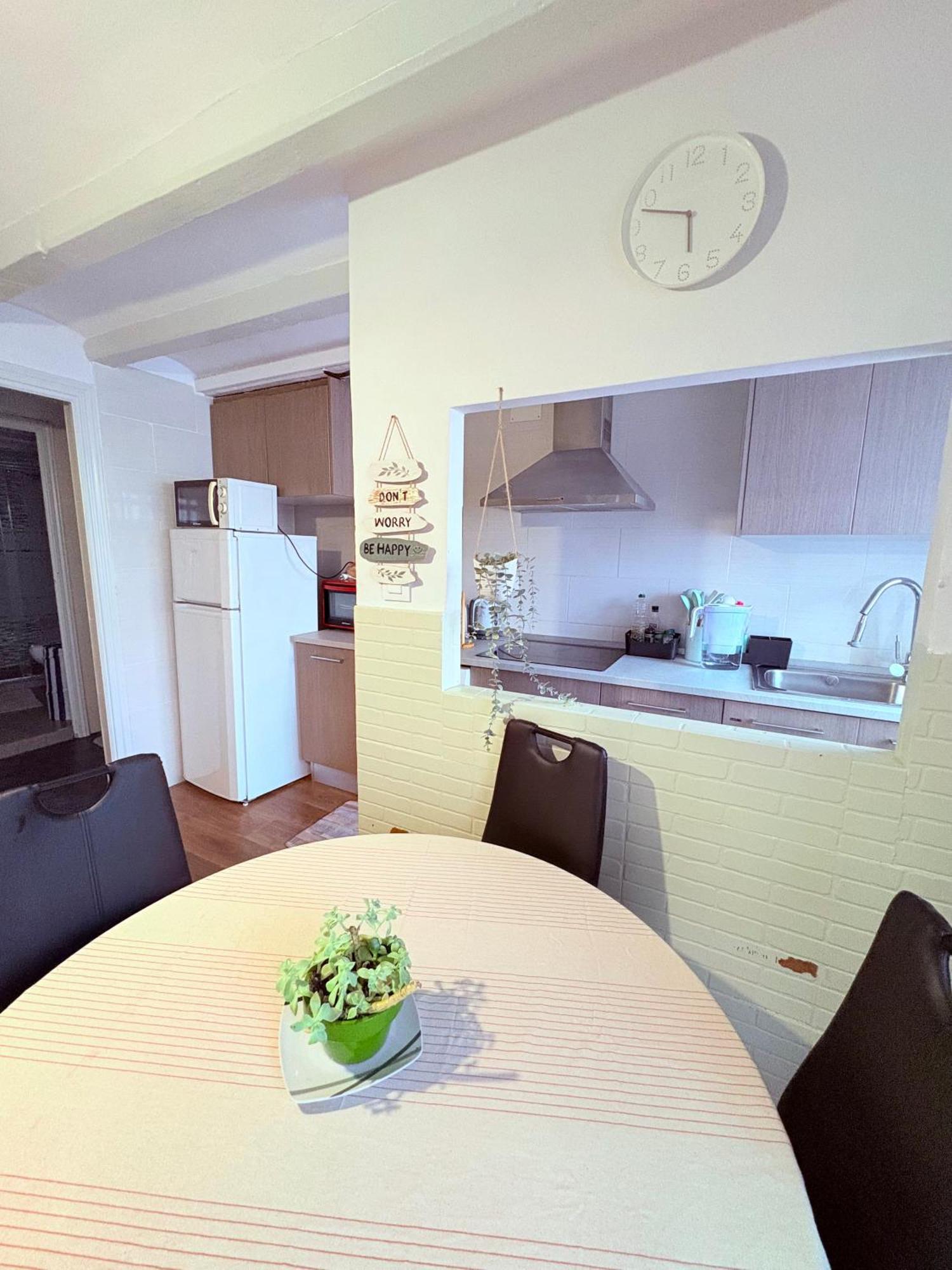 Stunning Flat For 6 People 3 Blocks From The Beach Plus Welcome Breakfast バルセロナ エクステリア 写真