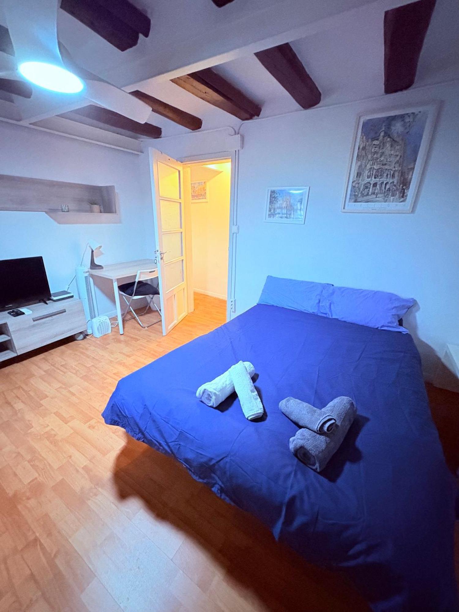 Stunning Flat For 6 People 3 Blocks From The Beach Plus Welcome Breakfast バルセロナ エクステリア 写真